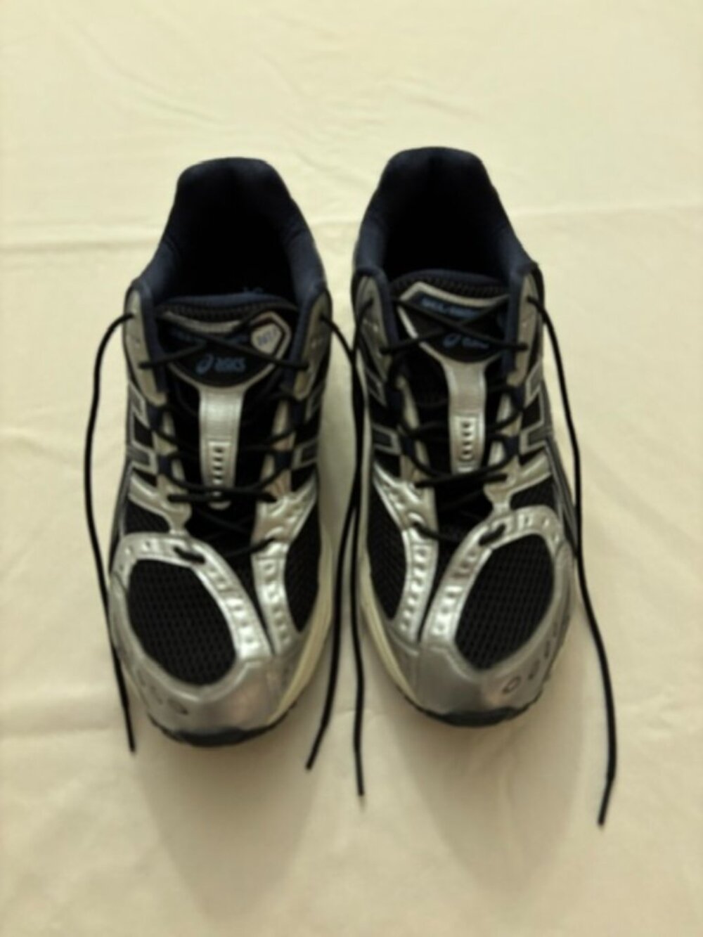 ASICS Men’s Running Shoes – Black/Silver – Very Good Condition
